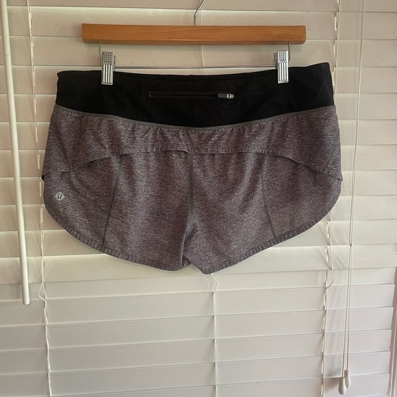 lulu lemon speed up 2.5 inch low rise! gray size 10 - Picture 4 of 7